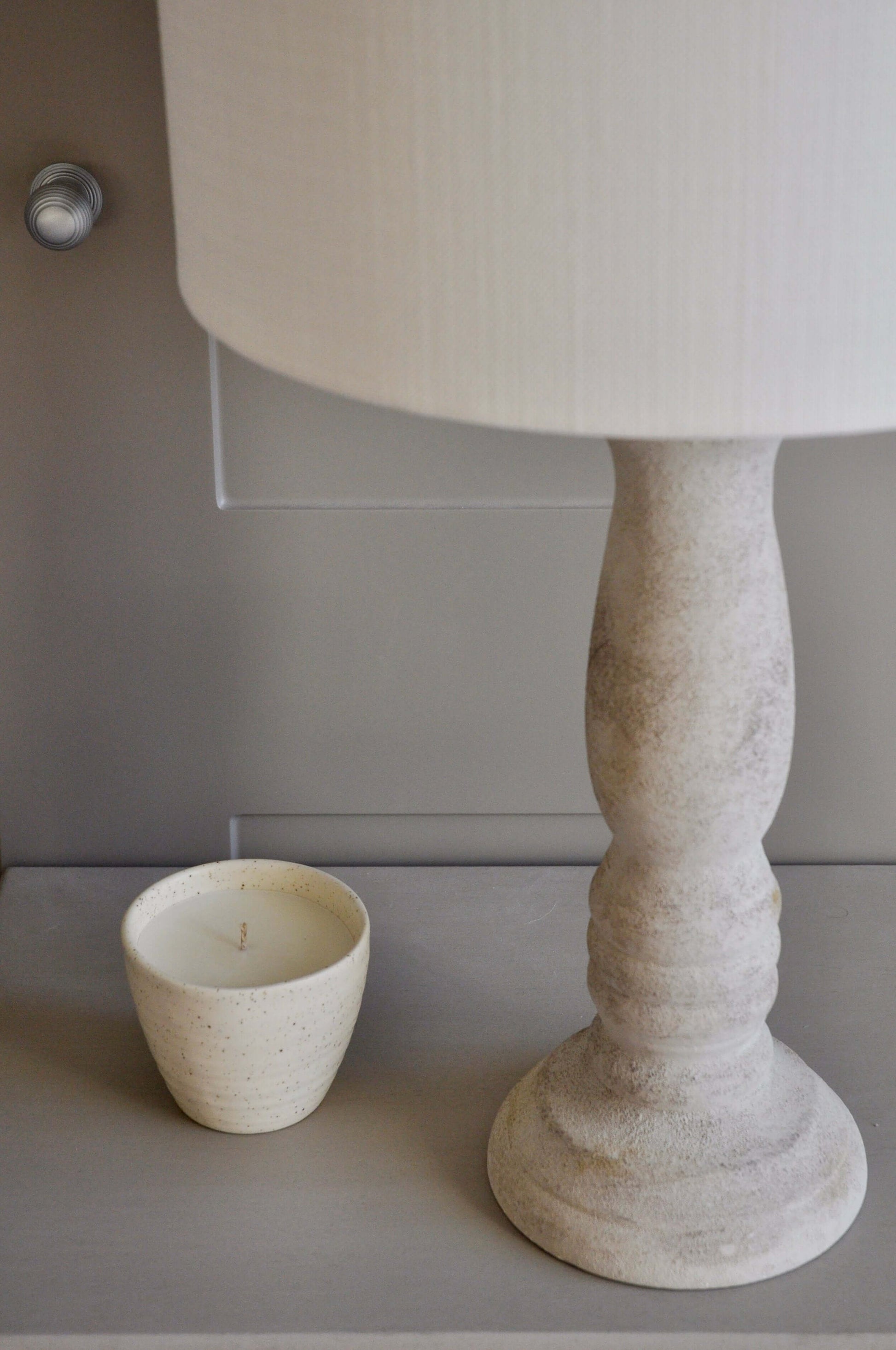 Pillar lamp with shade