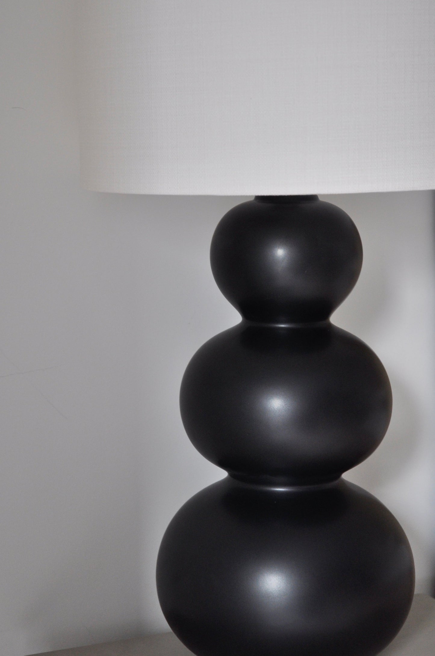 Triple Globe Ceramic Lamp- Matte Black